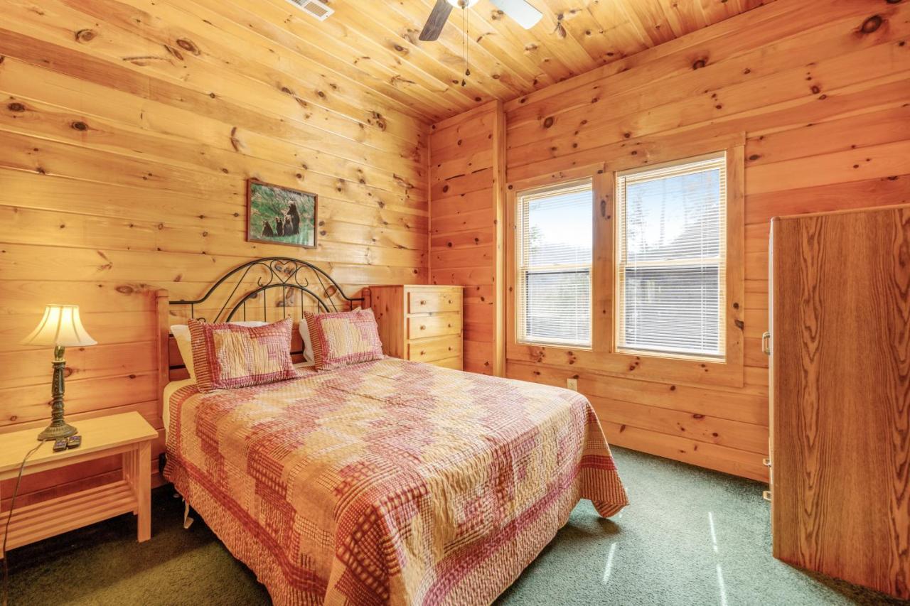 Villa Papaw'S Bear Den à Pigeon Forge Extérieur photo